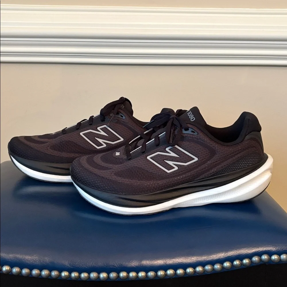 New Balance 1080 v15, size 9 - Picture 2 of 12